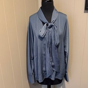 B36 Banana Republic Women’s Large Dusty Blue Tie-Neck Blouse